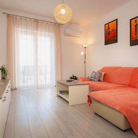 Apartments Kricin 14 Laura Башка Екстер'єр фото