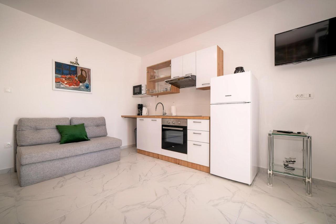 Apartments Kricin 14 Laura Башка Екстер'єр фото