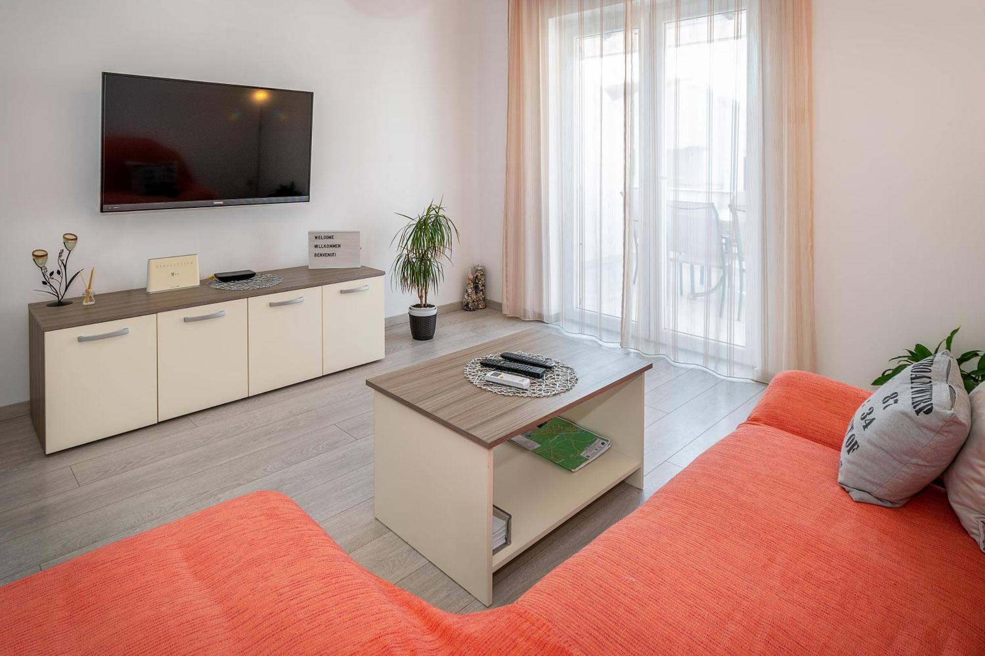 Apartments Kricin 14 Laura Башка Екстер'єр фото